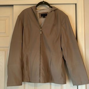 Woman’s jacket lightweight size L